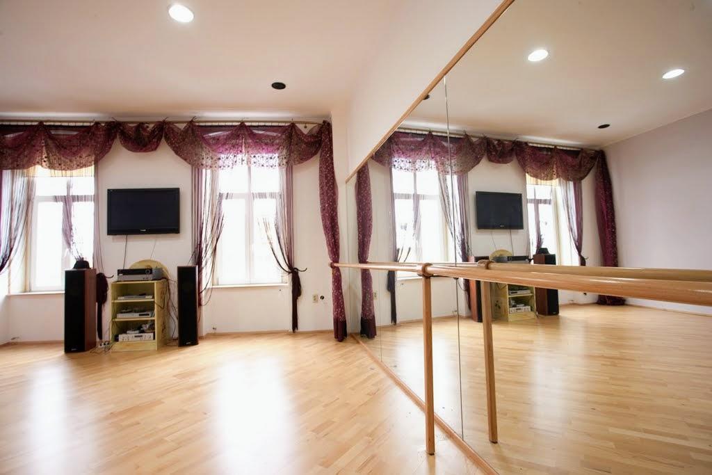 Kronhaus Брашов Екстериор снимка